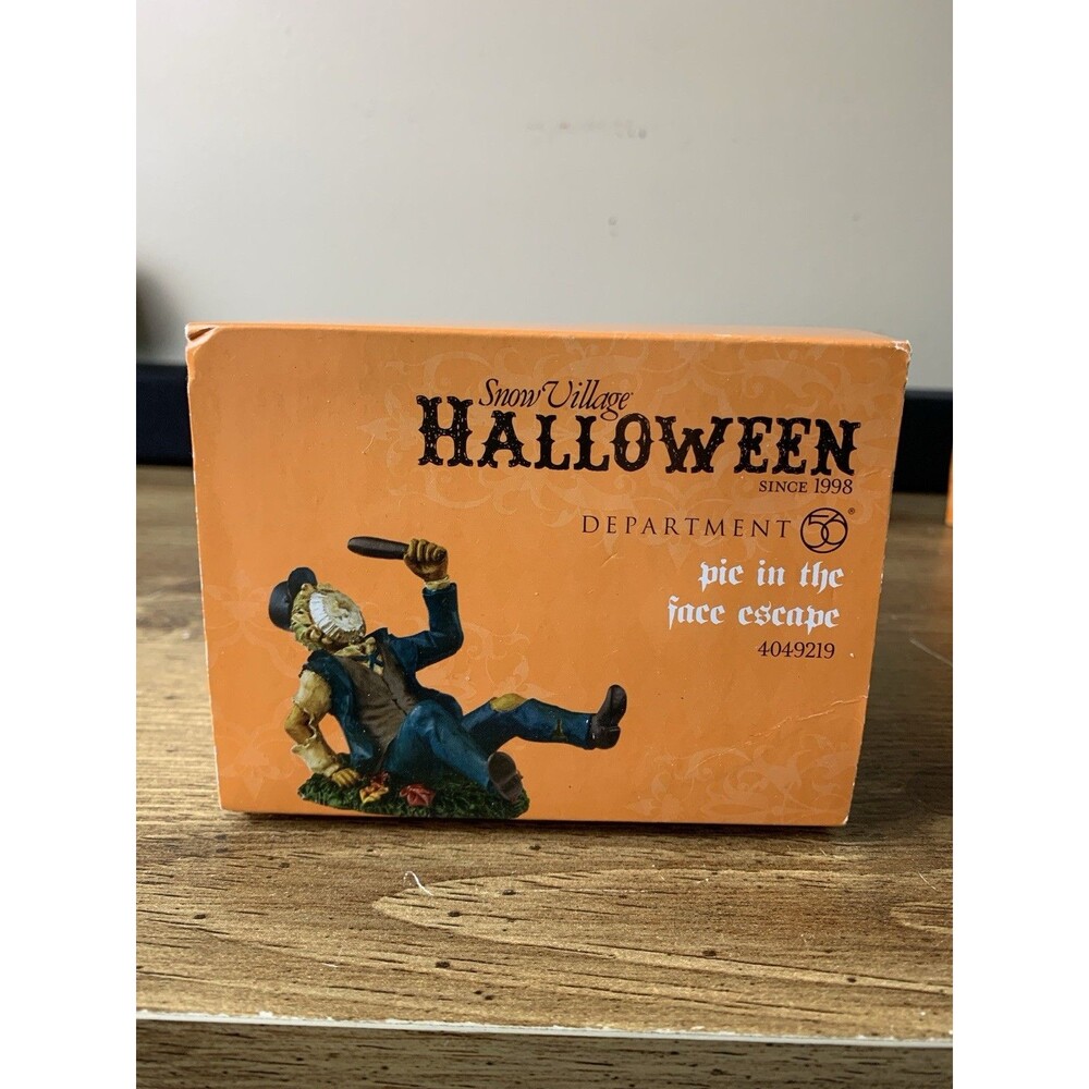 Department 56 Halloween Accessory ~ Pie In The Face Escape Snow Village #4049219